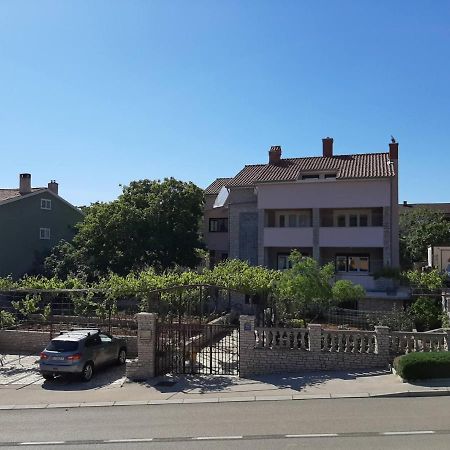 Apartments Izabela Muzic-Fornaric 茨雷斯 外观 照片