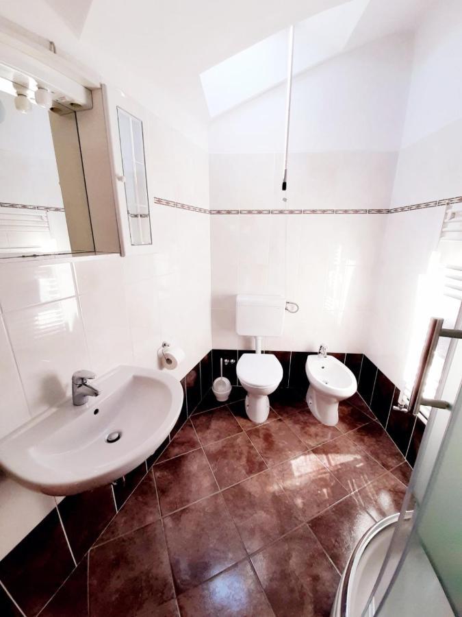 Apartments Izabela Muzic-Fornaric 茨雷斯 外观 照片