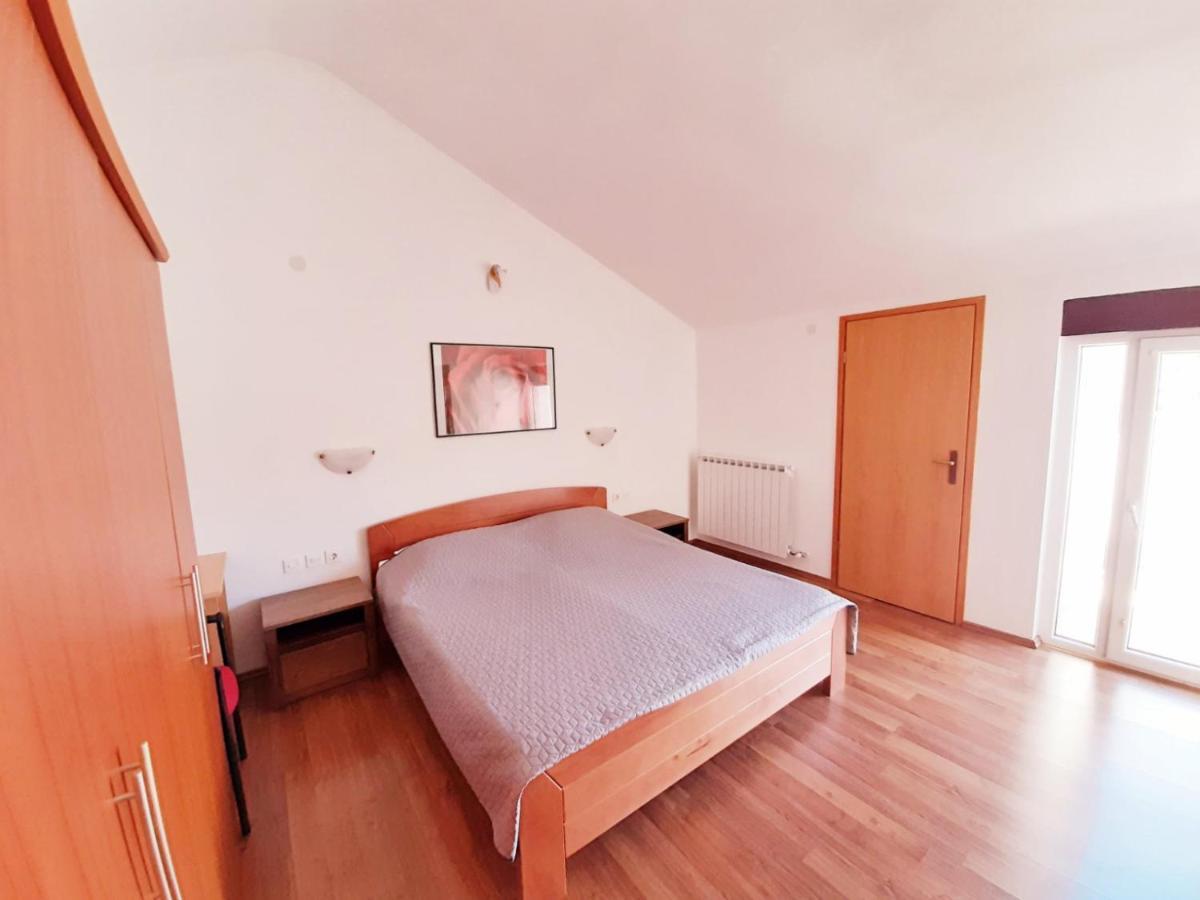 Apartments Izabela Muzic-Fornaric 茨雷斯 外观 照片