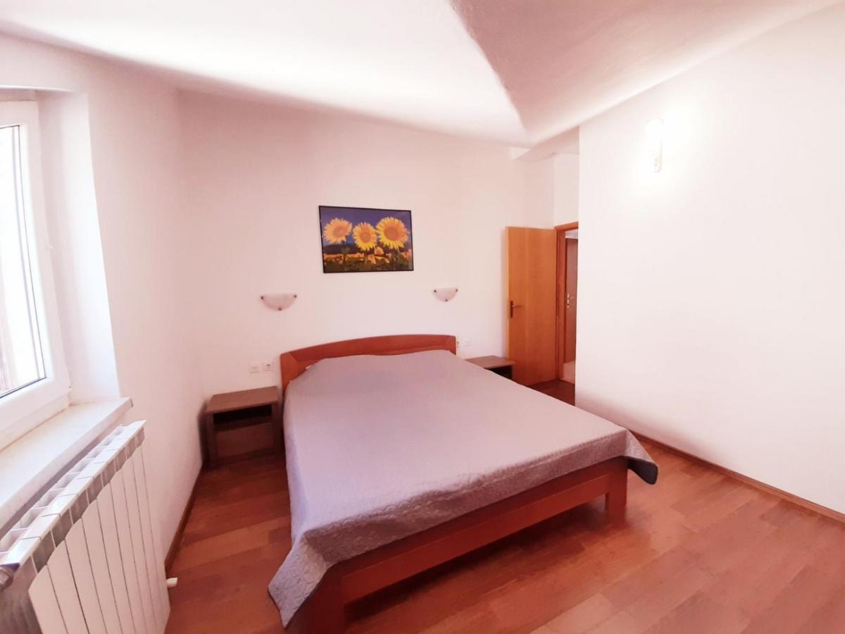 Apartments Izabela Muzic-Fornaric 茨雷斯 外观 照片