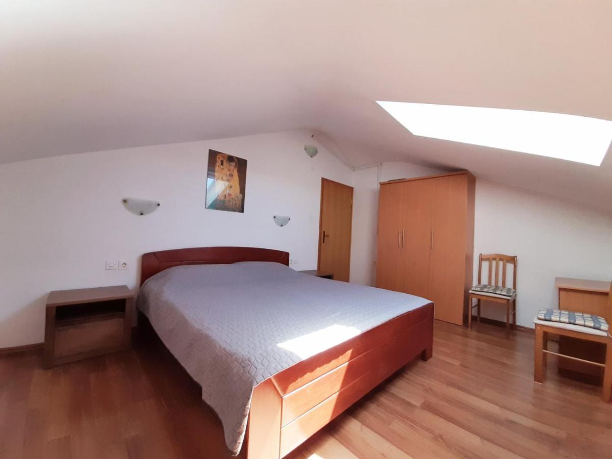 Apartments Izabela Muzic-Fornaric 茨雷斯 外观 照片
