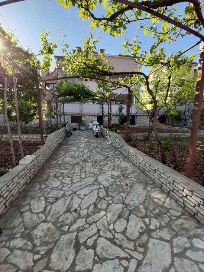 Apartments Izabela Muzic-Fornaric 茨雷斯 外观 照片